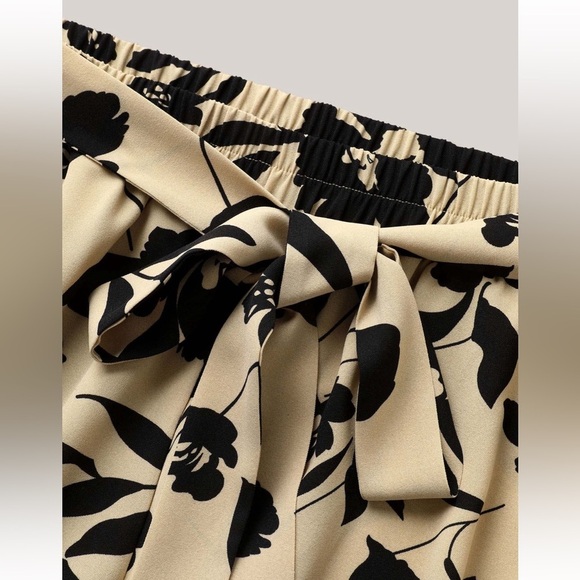 BloomChic Plus Size 4XL Silhouette Floral Print Ties Side Seam Pocket Pants us26 - Picture 3 of 6